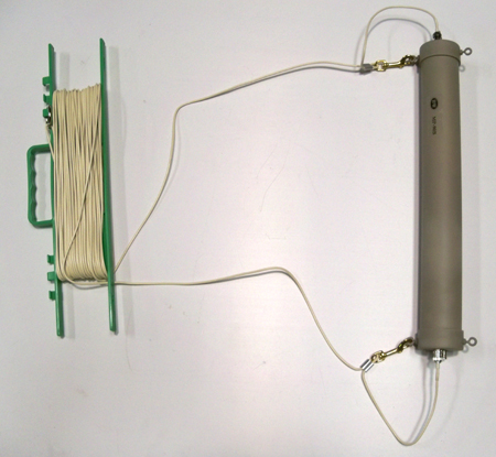 AK-MP90B-S Manpack Antenna showing wire hookup